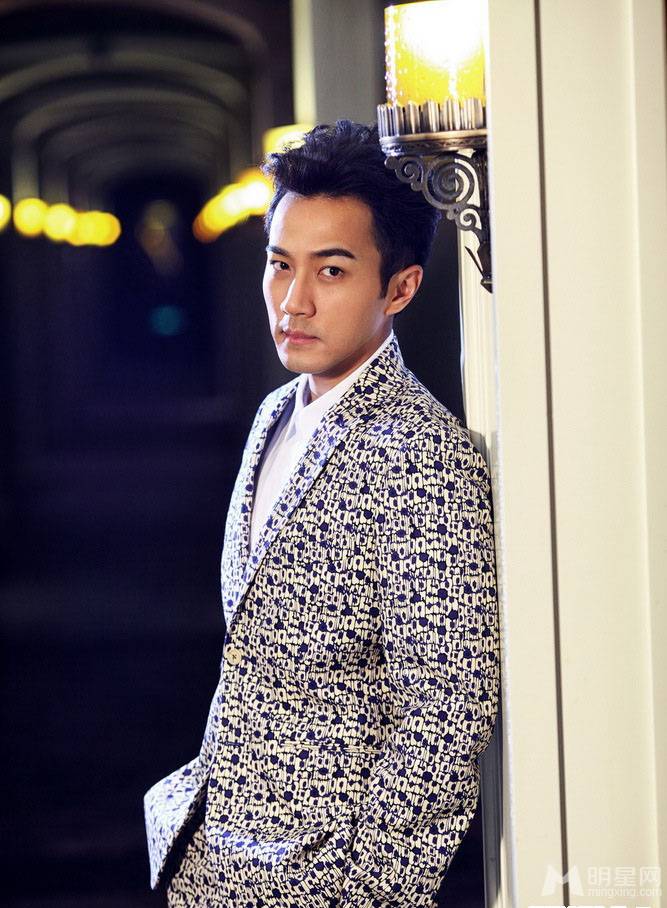香港演员刘恺威变身帅气绅士显贵族范