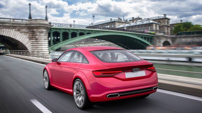 奥迪TT火红Sportback概念车驰骋街道