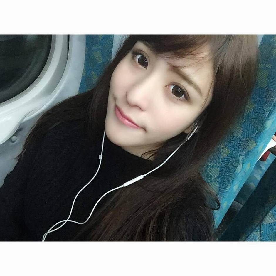 台湾校花极品女神李娜颜值爆表