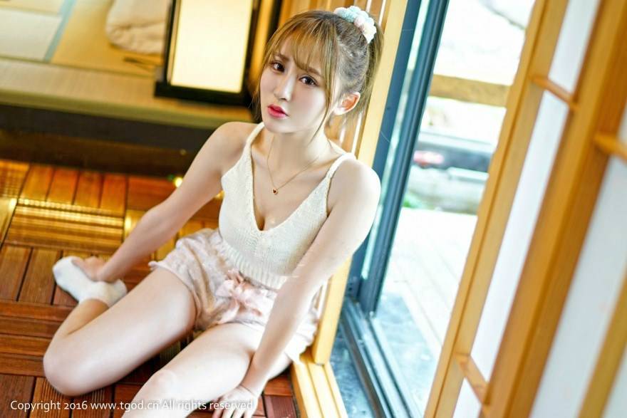 网络红人陈雨涵温泉浴池湿身写真