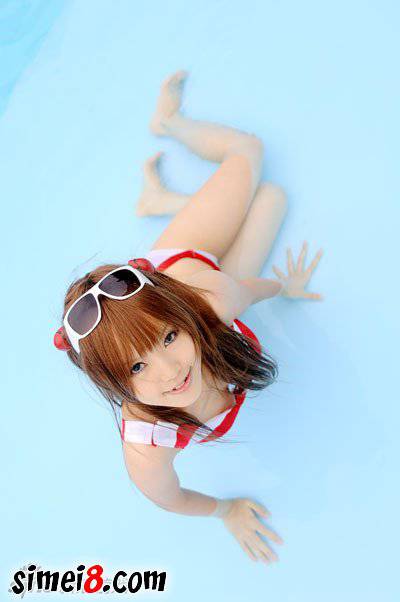 泳池边的cosplay图片女泳装