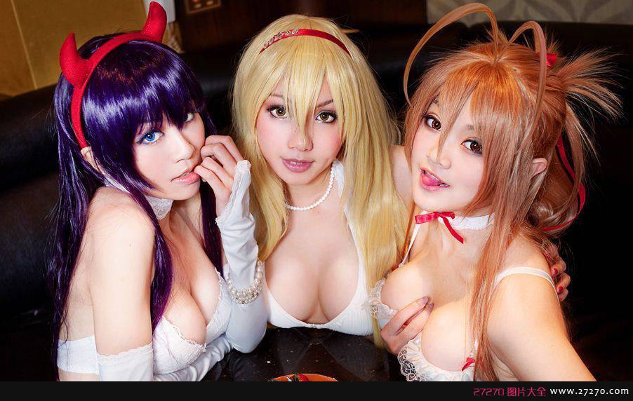 三个神级校园美女Cosplay《学园默示录》 胸器无敌