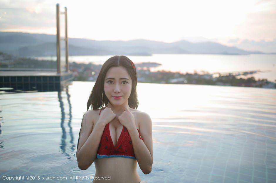 秀人网90后清纯少女兜豆靓Youlina的欢乐时光