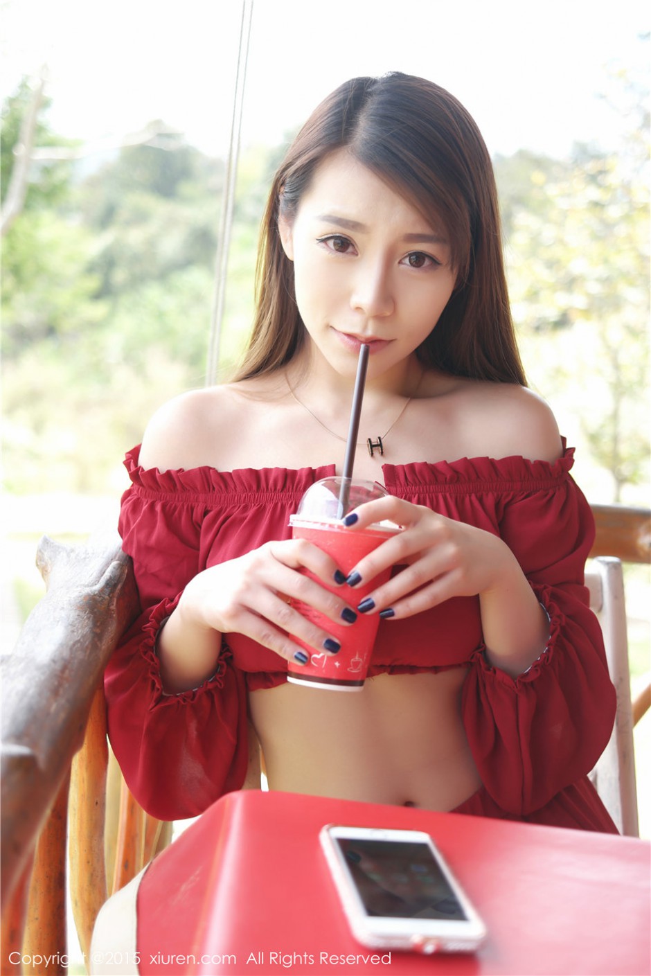 秀人美女嘉宝贝儿户外性感写真照