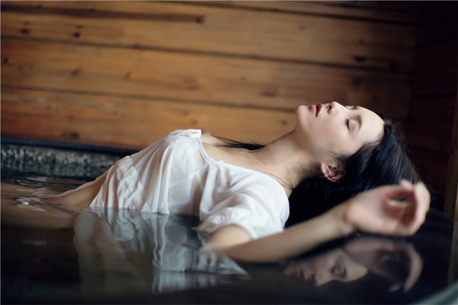 美胸女神樱桃透明蕾丝内衣性感大片