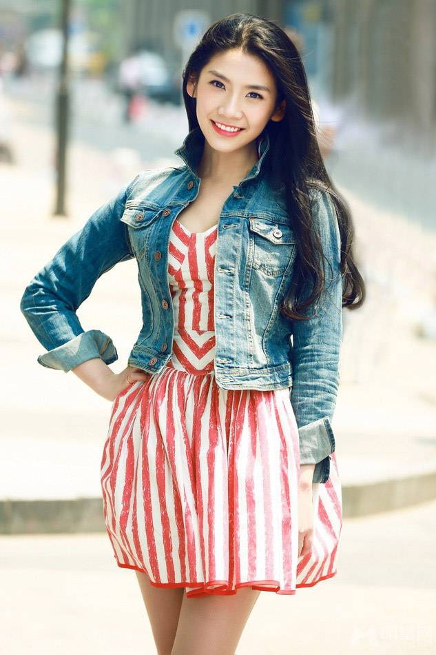 中国青年女演员马恺曼时尚街拍