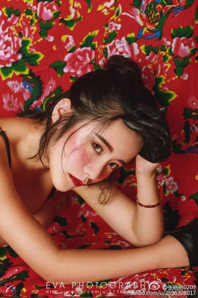 比基尼小姐张晓柏丰满诱惑写真集