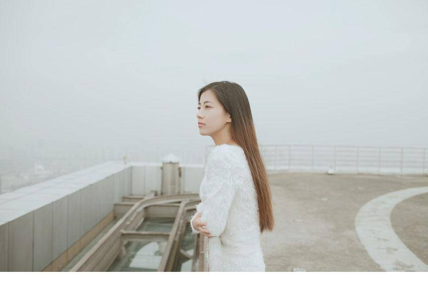 长发清纯美少女清新自然写真