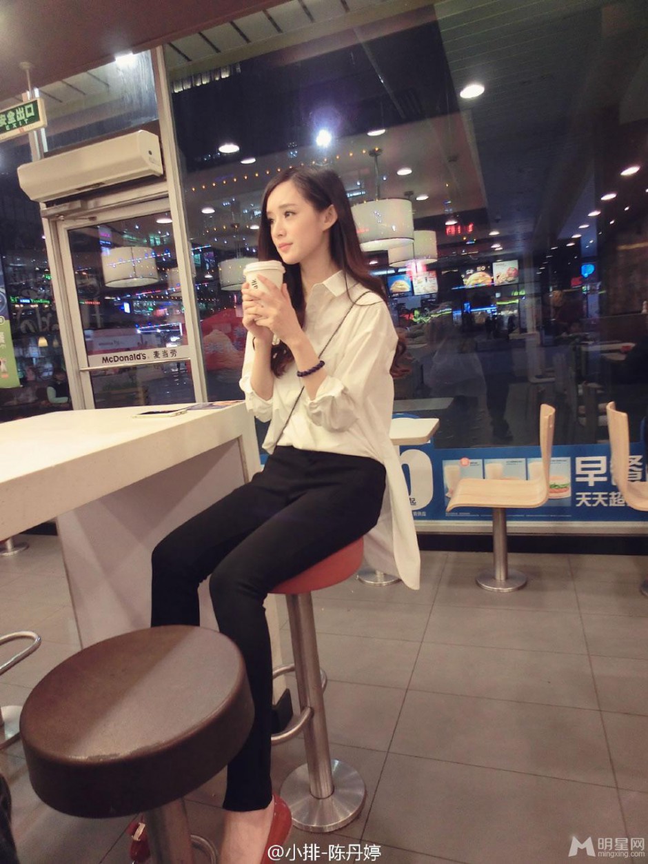 平模陈丹婷白衣飘飘清纯生活照