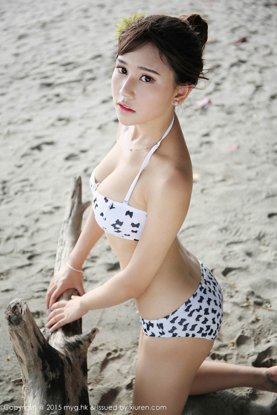 美媛馆性感比基尼美女Milk楚楚海边写真