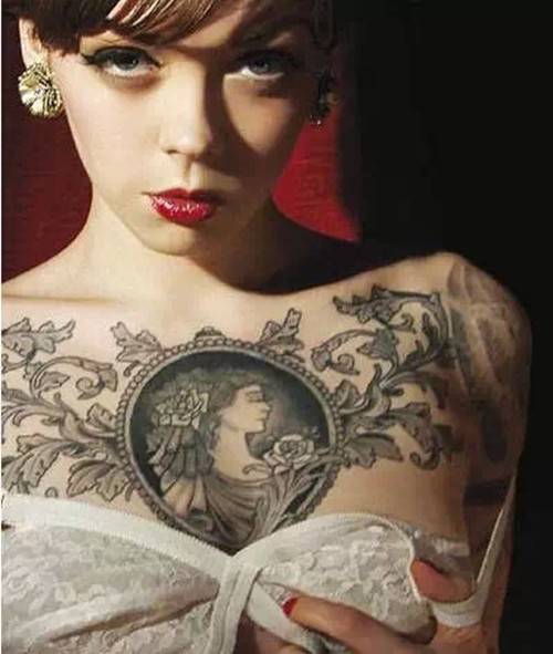 女生胸部性感彩绘纹身图案大全