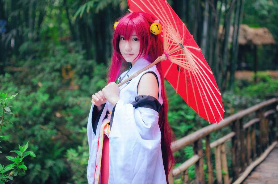 清纯美女演绎Cosplay妖艳女魔