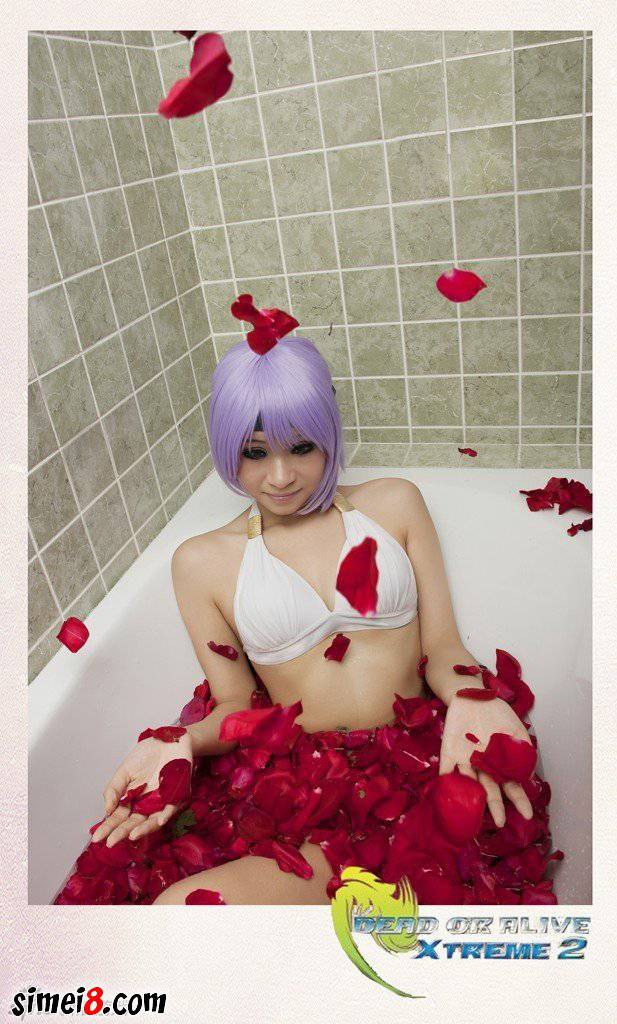 浴缸内诱人的哥特萝莉cos图片