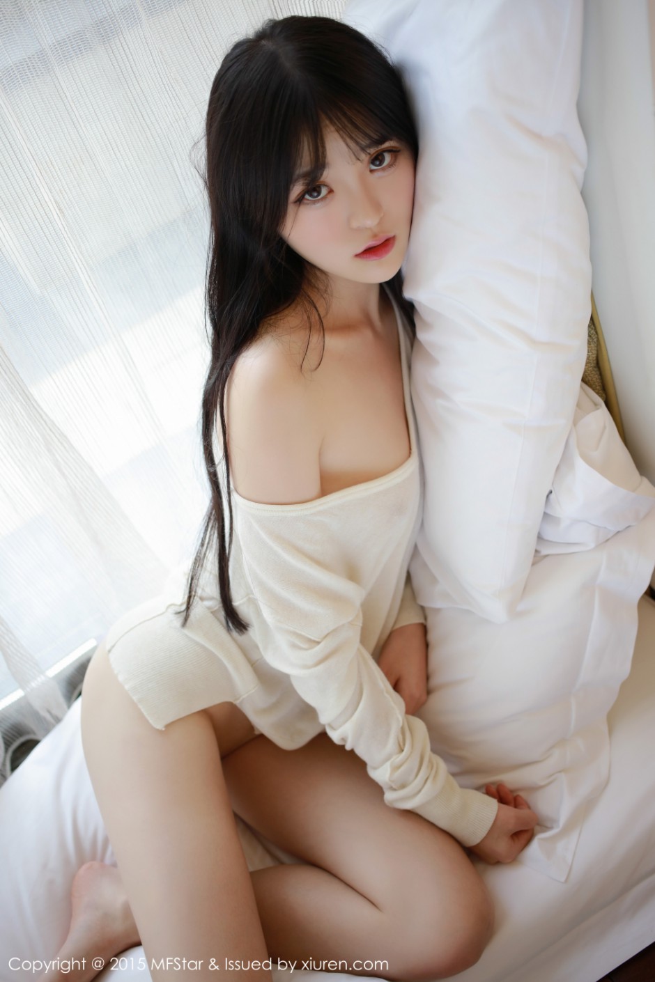 MFStar模范学院美女伊小七MoMo美臀诱惑写真