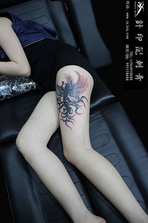 性感美女腿部天使纹身图案
