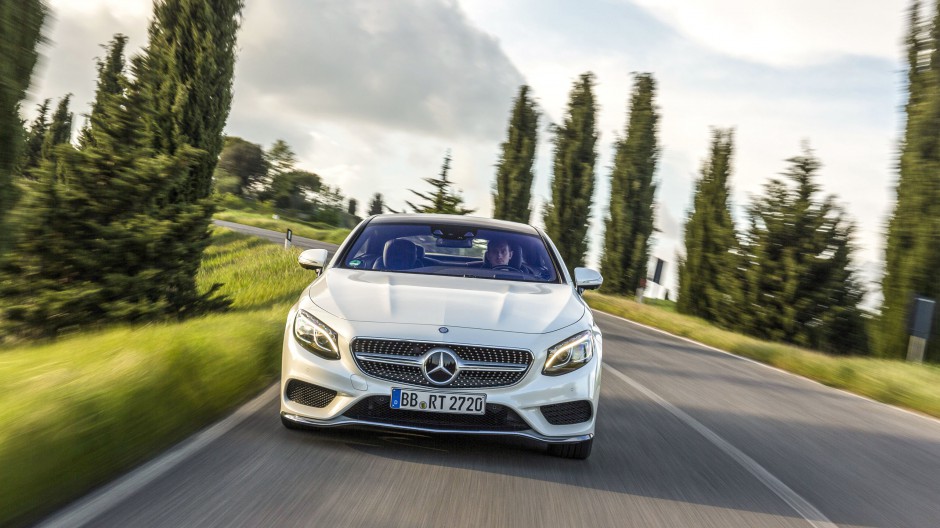 预售款S-Class奔驰轿车高清图片