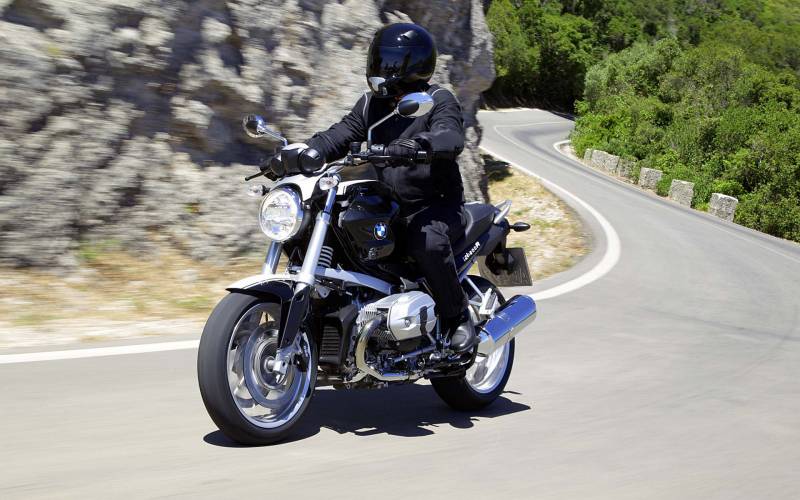 时尚大气的宝马R1200r摩托车高清图片