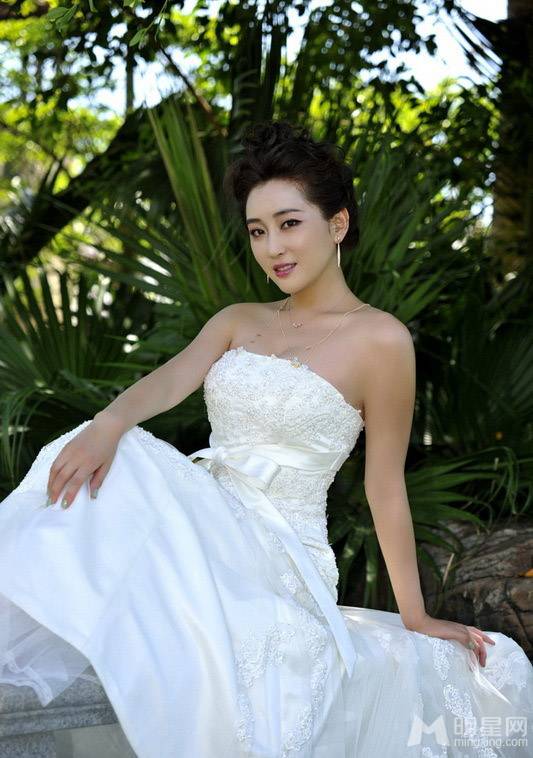 影视演员杜若溪个人唯美婚纱写真