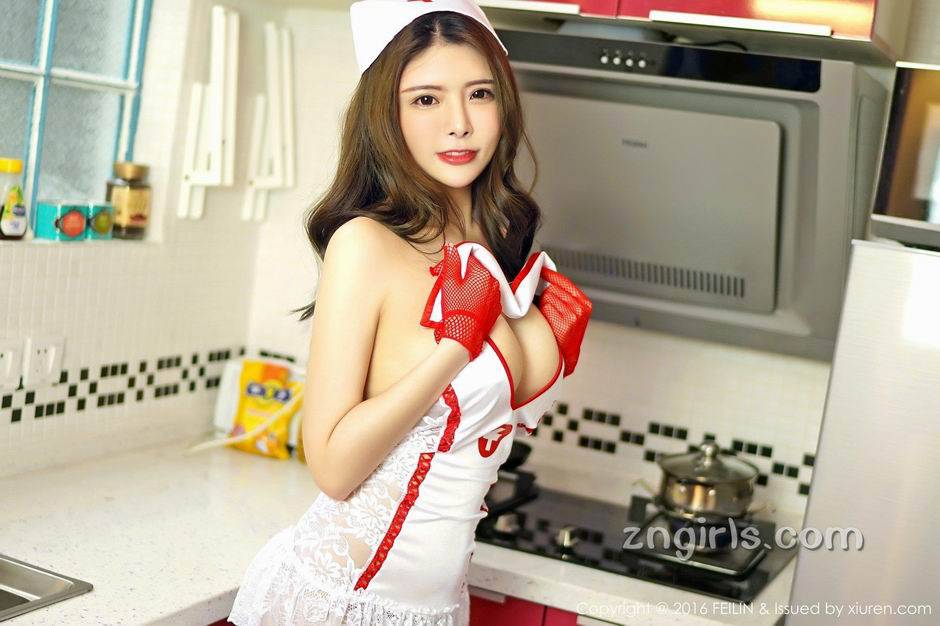 撩人的性感护士夏小秋秋秋最新写真套图