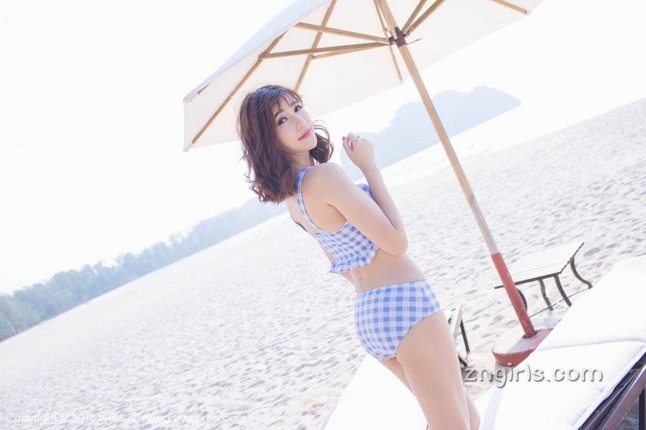 气质美女Sandy陈天扬旅拍写真令人着迷