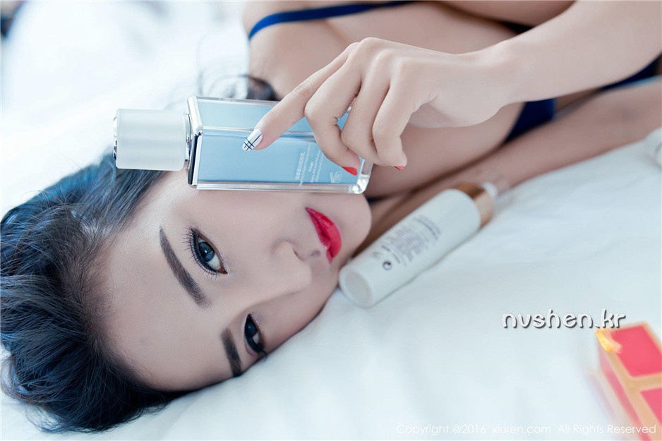 性感内衣妹子梅哥居家写真套图