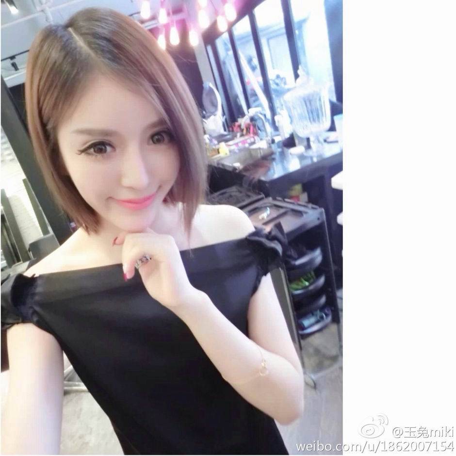 90后网络红人美女玉兔miki美美哒