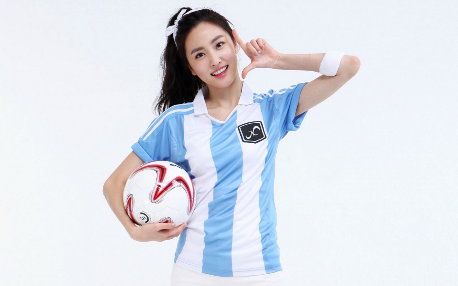 韩国美女明星罗海灵时尚壁纸