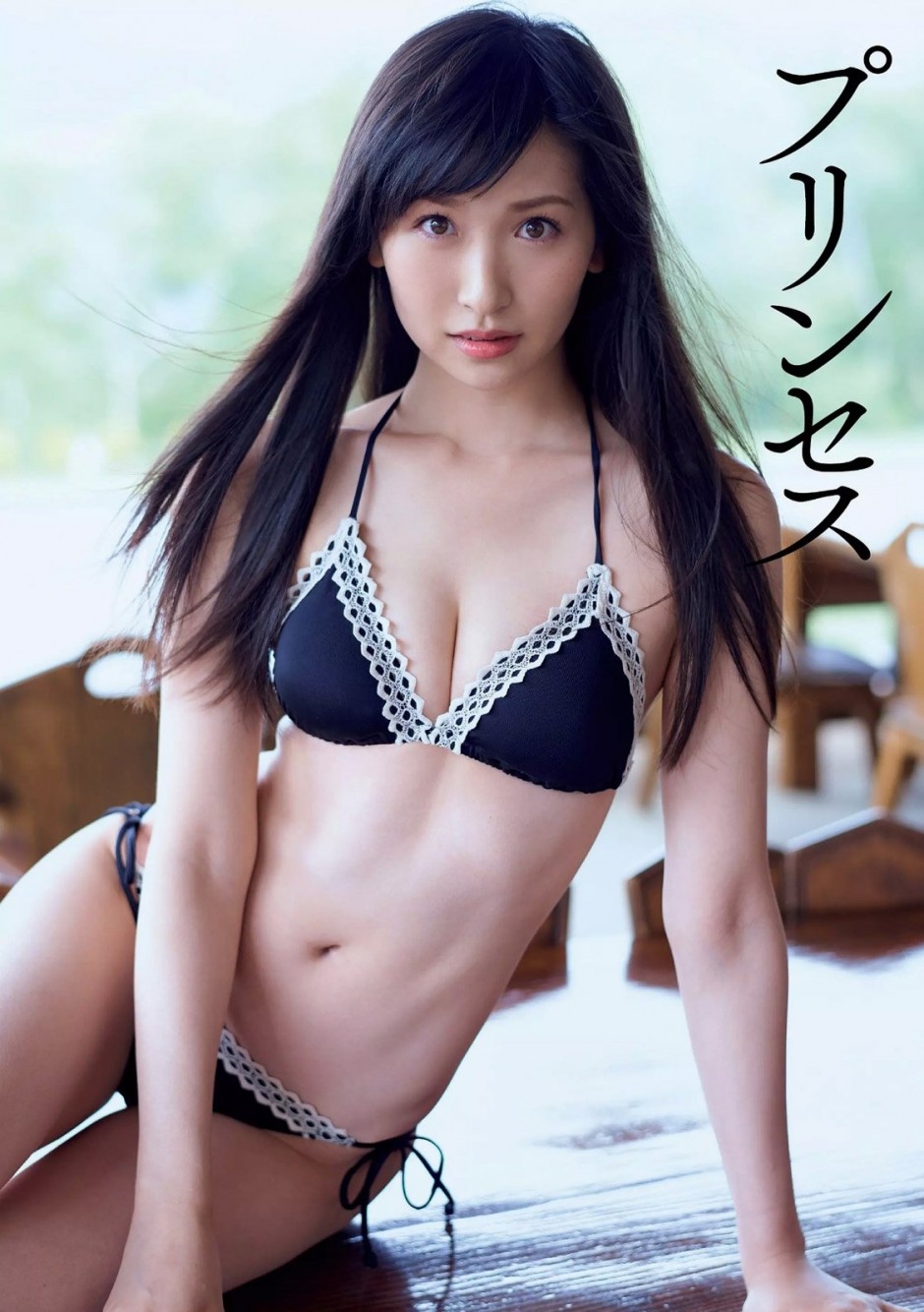 气质白皙女神美女横山琉璃香图片