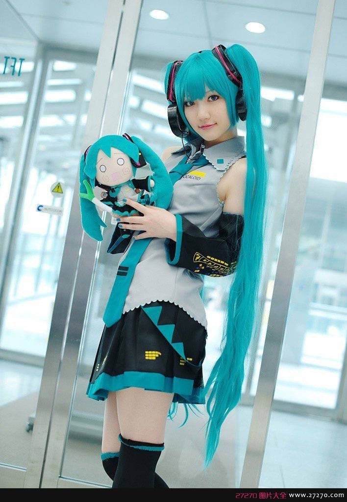 超高可爱萌妹子未来初音COS