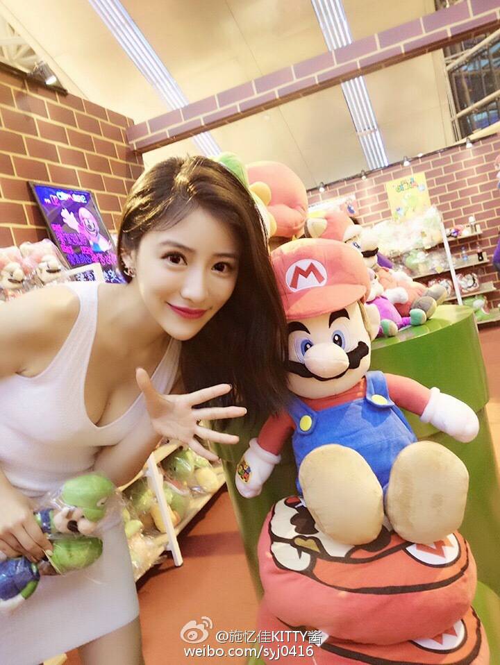 清新靓丽时尚美女施忆佳Ashley秒杀千万宅男