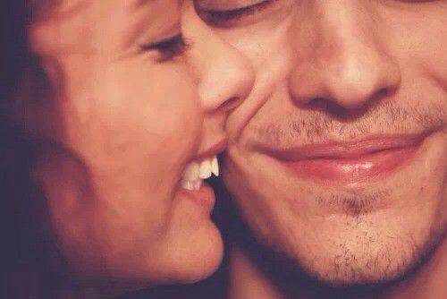 欧美范情侣甜蜜亲吻图