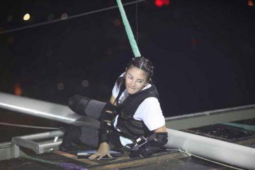 张雨绮化身＂女壮士＂ 独自完成208米高空挑战(2)