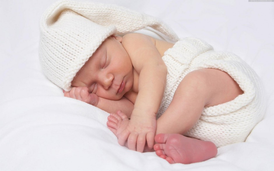 睡梦中的可爱宝宝壁纸