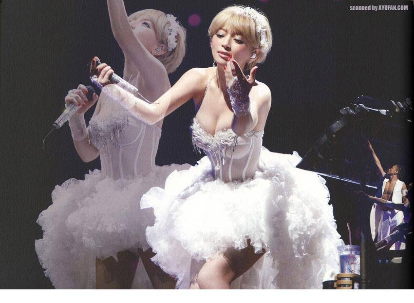 滨崎步化身性感小公主唯美写真