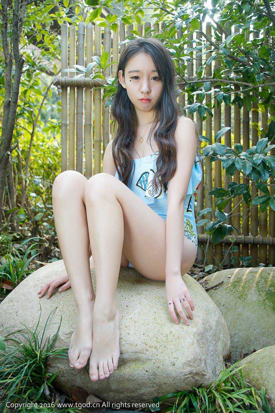 清纯靓丽养眼美少女梓萱Crystal温泉旅拍
