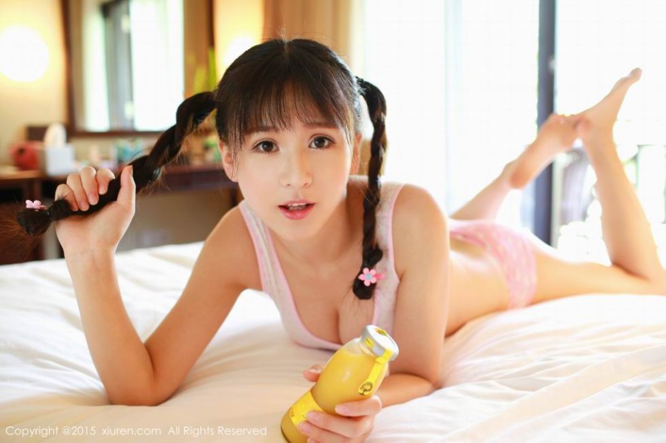 秀人网大眼睛美女唐雨辰TYC粉色梦幻私房照