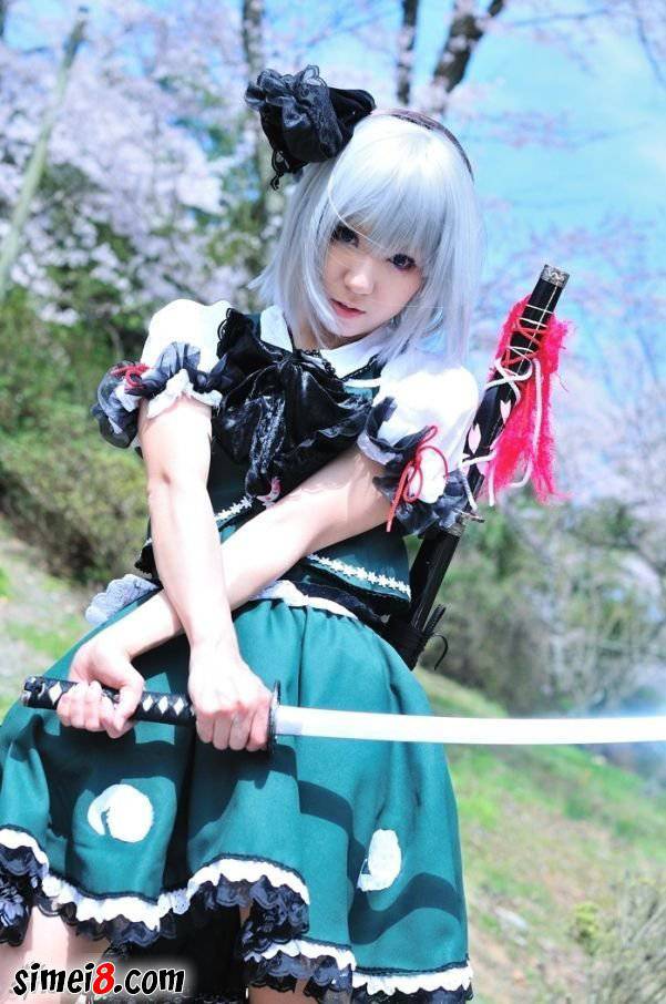 cosplay美女深山修炼迷人图集