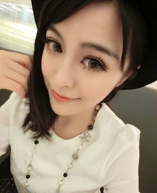 复旦校花龚叶轩可爱自拍照