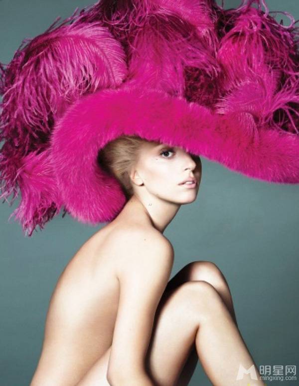 Lady Gaga尽显复古贵族风范写真照