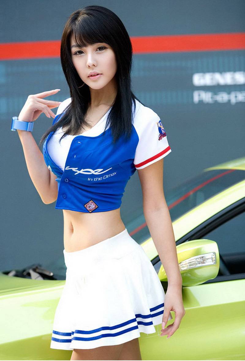 韩国靓丽车模李智友可爱迷人组图
