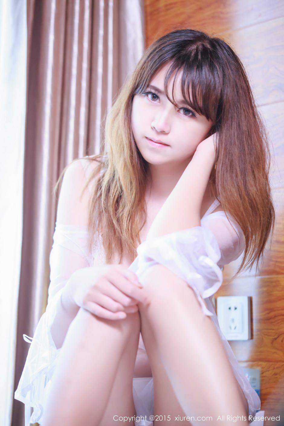 秀人网新人模特轩儿清纯诱惑私房照