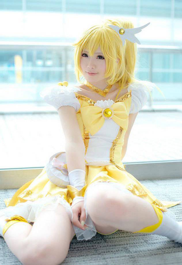 清纯校花cosplay光之美少女