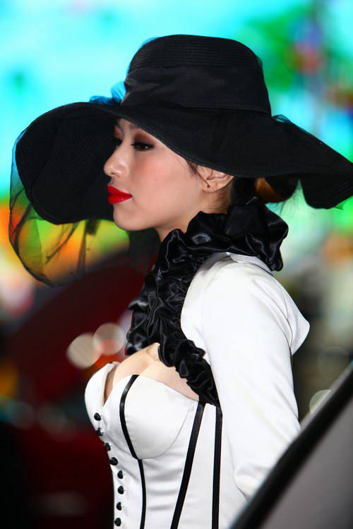 北京车展靓丽车模小蛮腰拍摄