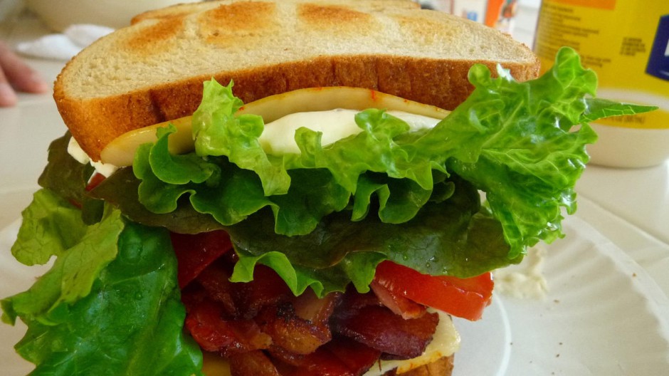 美味可口的三明治高清桌面壁纸