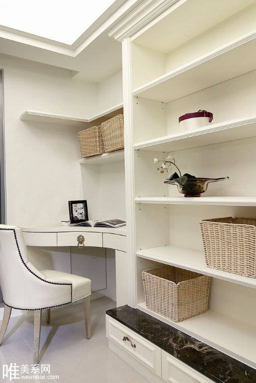 卧室书房一体化清爽格局设计方案欣赏