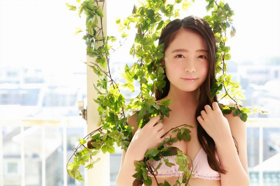 日本嫩模中野佑美粉色内衣性感私房