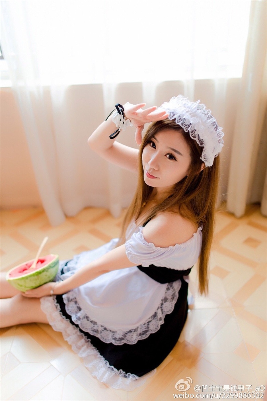 90后长发美女校花凹宝宝是钱串子写真照