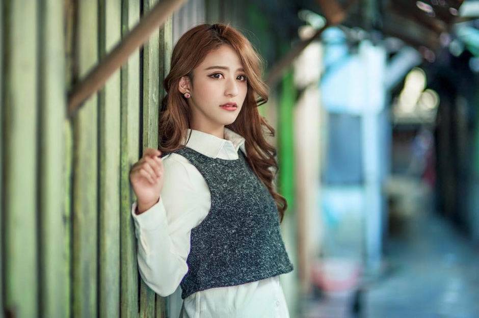 台湾校花极品女神李娜颜值爆表