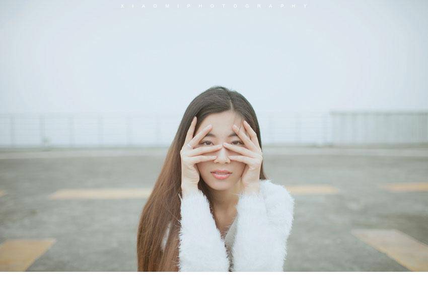 长发清纯美少女清新自然写真