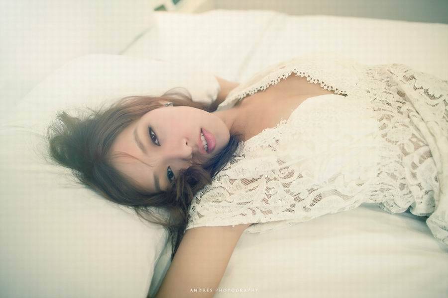 诱人美女午夜失眠写真